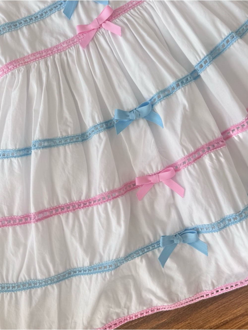 Dondolo White Dress with Pink and Blue Bows Size 3 - Picture 4 of 7
